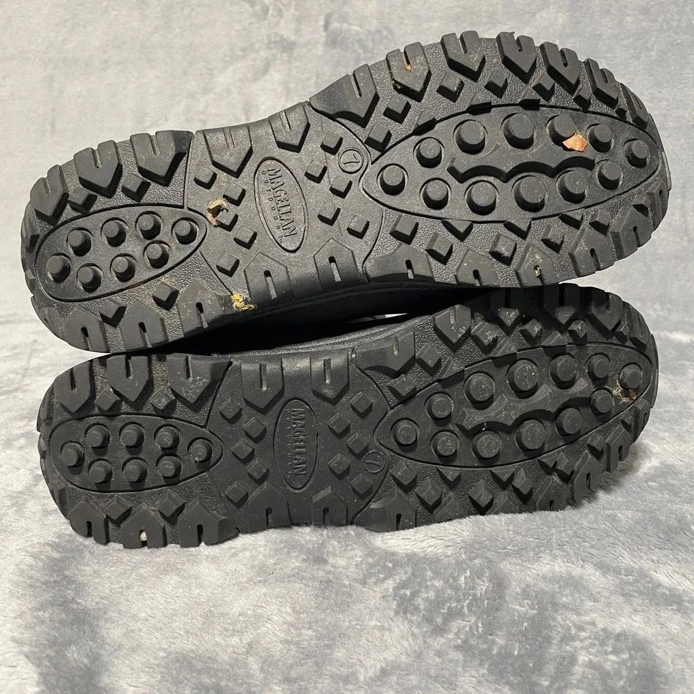 Like New Magellan Outdoors Womens 8 Black Puffer Snow Boots Insulated Winter